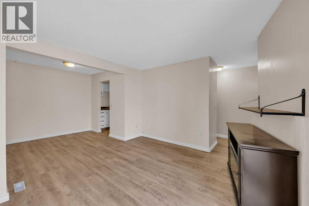 3, 2519 38 Street Ne, Calgary, Alberta  T1Y 4W8 - Photo 8 - A2277477