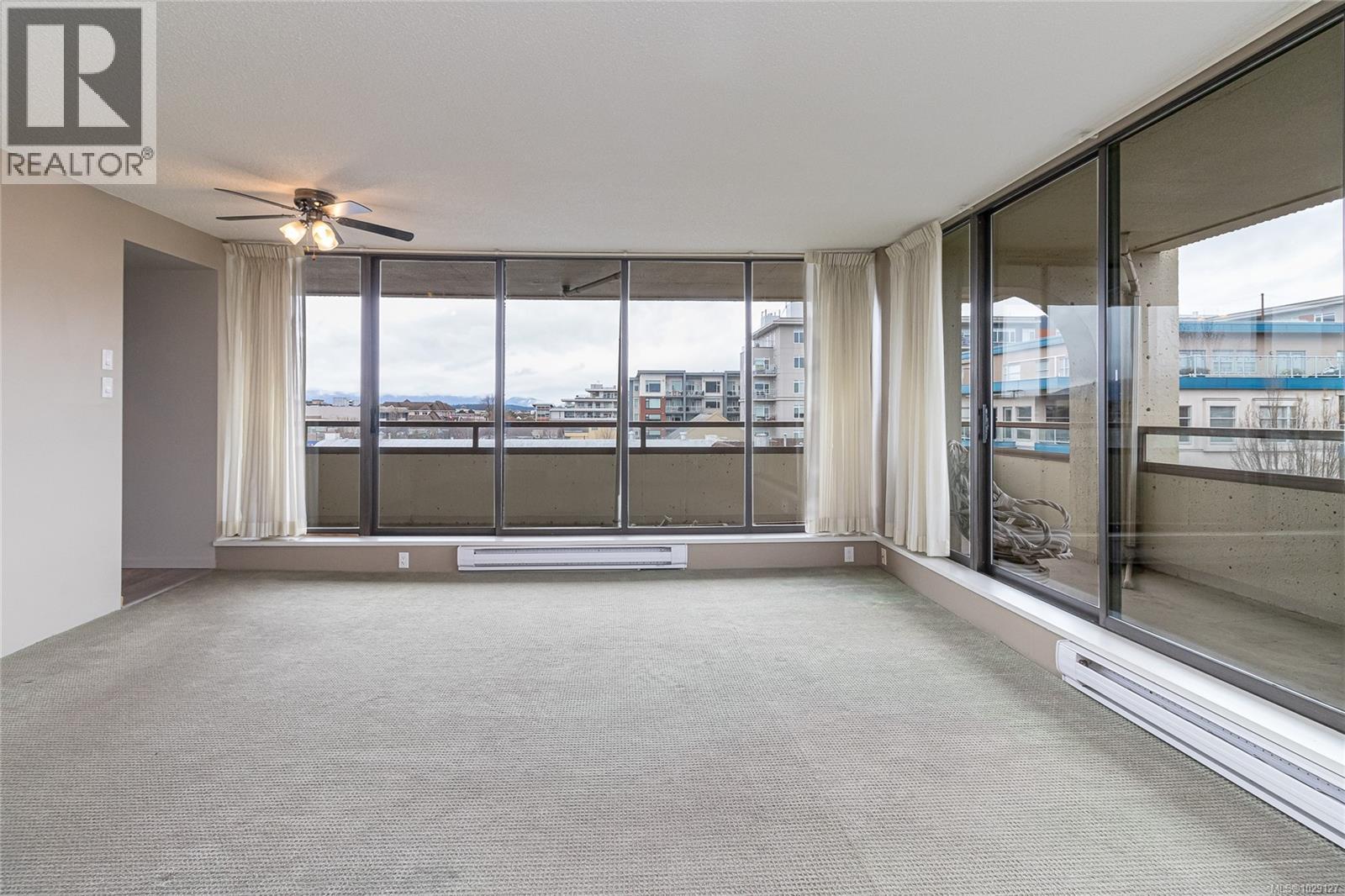 301 9805 Second St, Sidney, British Columbia  V8L 4T9 - Photo 7 - 1029127