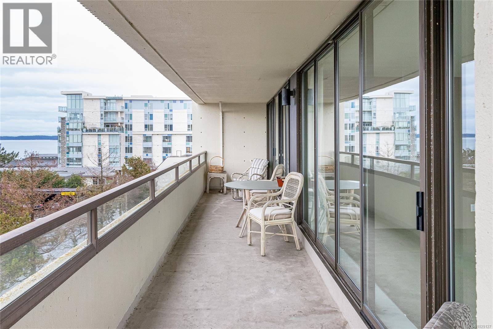 301 9805 Second St, Sidney, British Columbia  V8L 4T9 - Photo 19 - 1029127