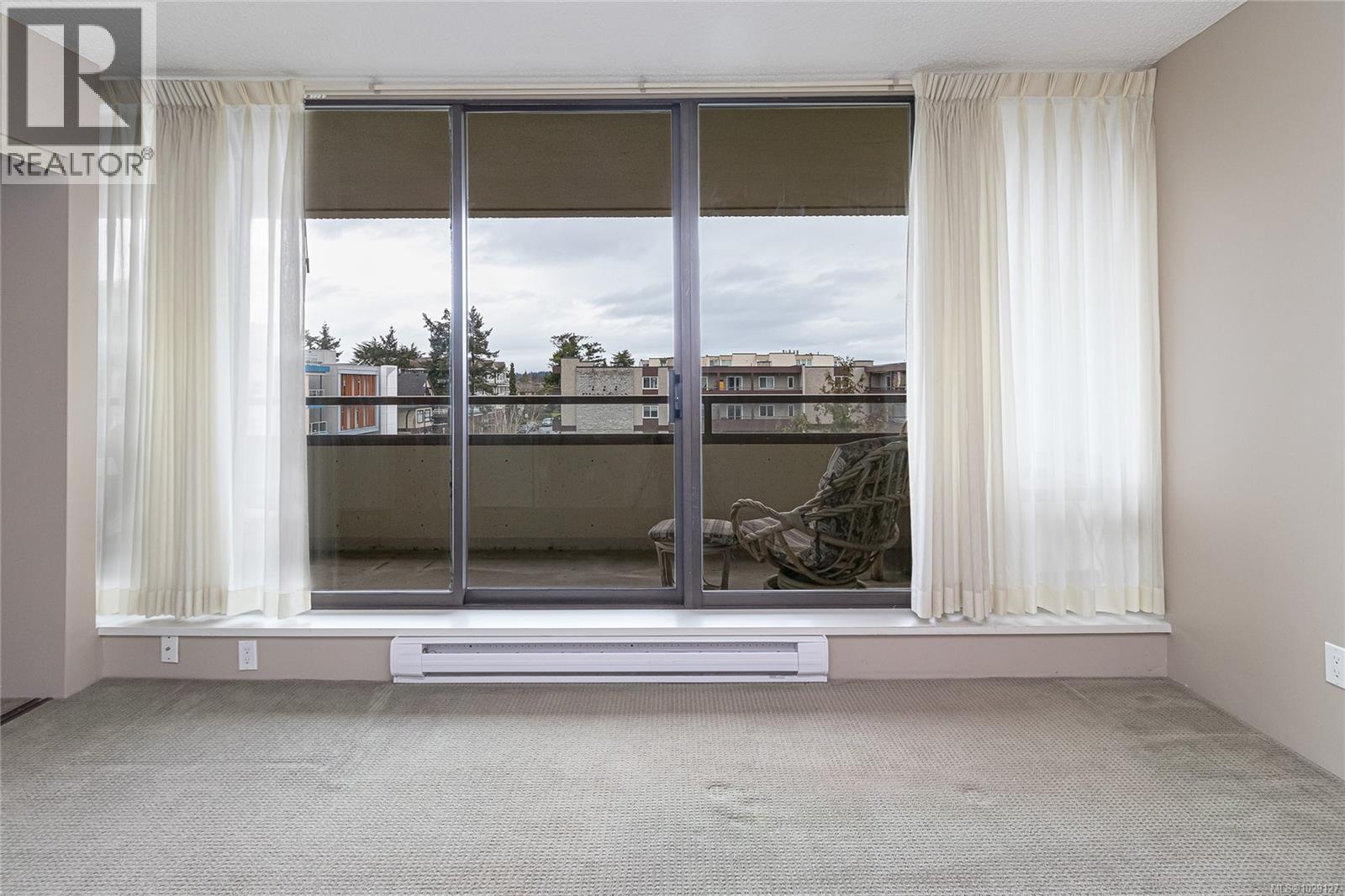 301 9805 Second St, Sidney, British Columbia  V8L 4T9 - Photo 15 - 1029127