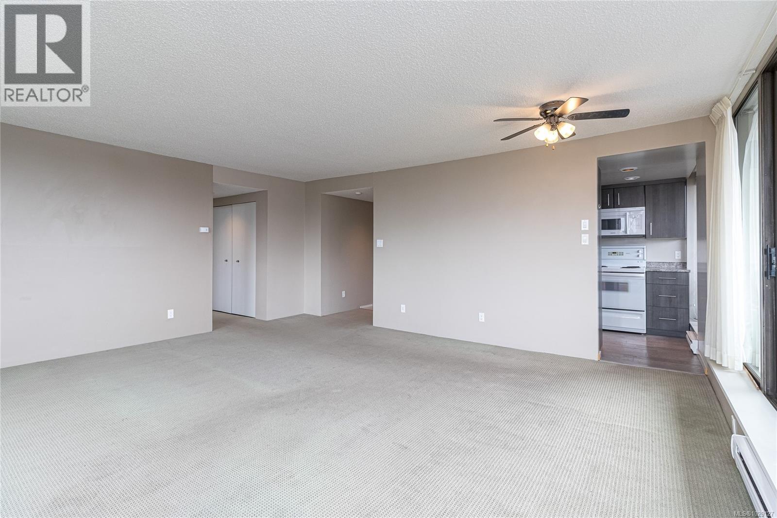 301 9805 Second St, Sidney, British Columbia  V8L 4T9 - Photo 9 - 1029127