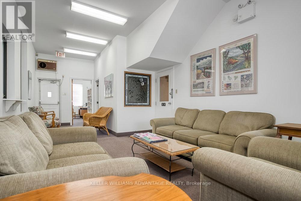 157 Gerrard Street E, Toronto, Ontario  M5A 2E4 - Photo 9 - C12911756