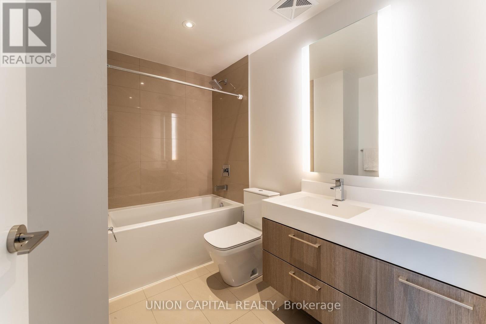 3709 - 1 Yorkville Avenue, Toronto, Ontario  M4W 0B1 - Photo 12 - C12911888