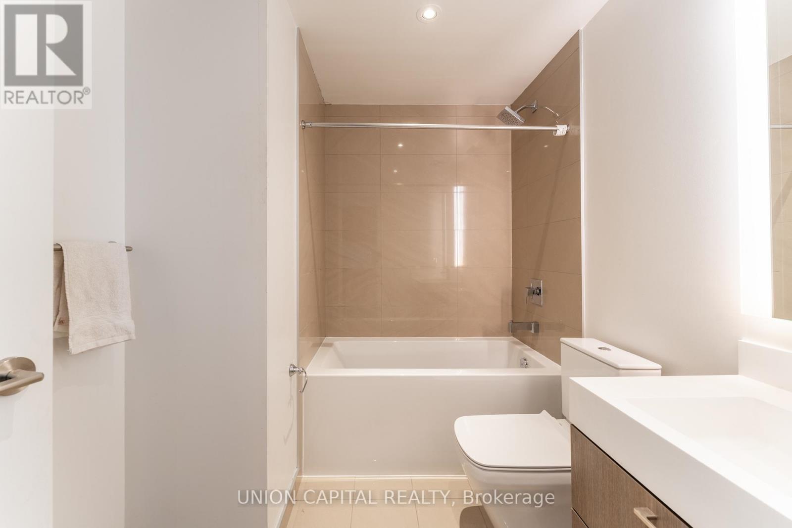 3709 - 1 Yorkville Avenue, Toronto, Ontario  M4W 0B1 - Photo 13 - C12911888