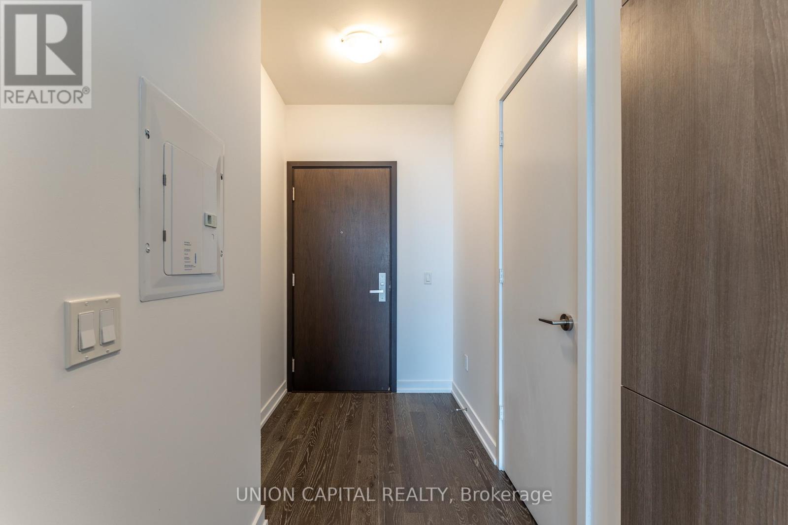 3709 - 1 Yorkville Avenue, Toronto, Ontario  M4W 0B1 - Photo 17 - C12911888