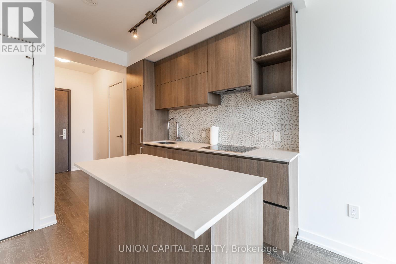 3709 - 1 Yorkville Avenue, Toronto, Ontario  M4W 0B1 - Photo 4 - C12911888