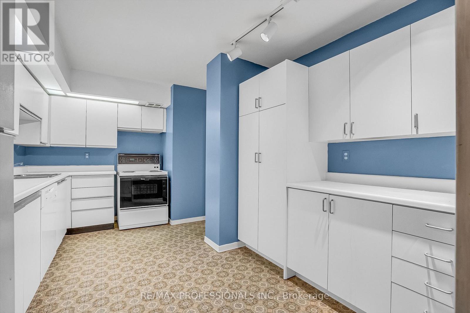 2005 - 33 Elmhurst Avenue, Toronto, Ontario  M2N 6G8 - Photo 16 - C12911936