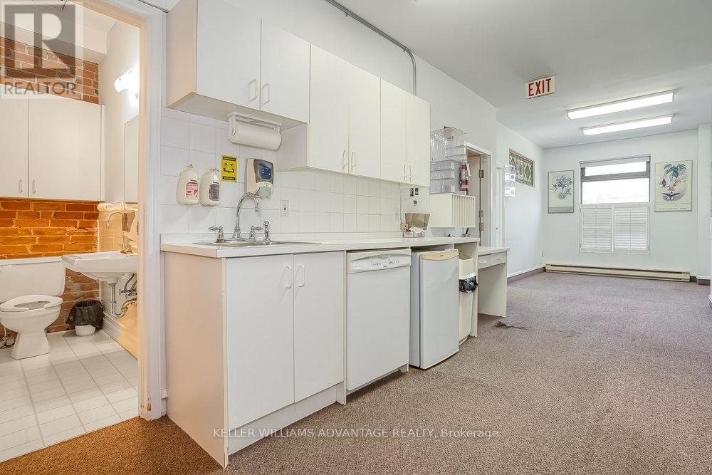 157 Gerrard Street E, Toronto, Ontario  M5A 2E4 - Photo 28 - C12911942