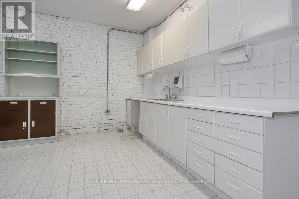 157 Gerrard Street E, Toronto, Ontario  M5A 2E4 - Photo 32 - C12911942