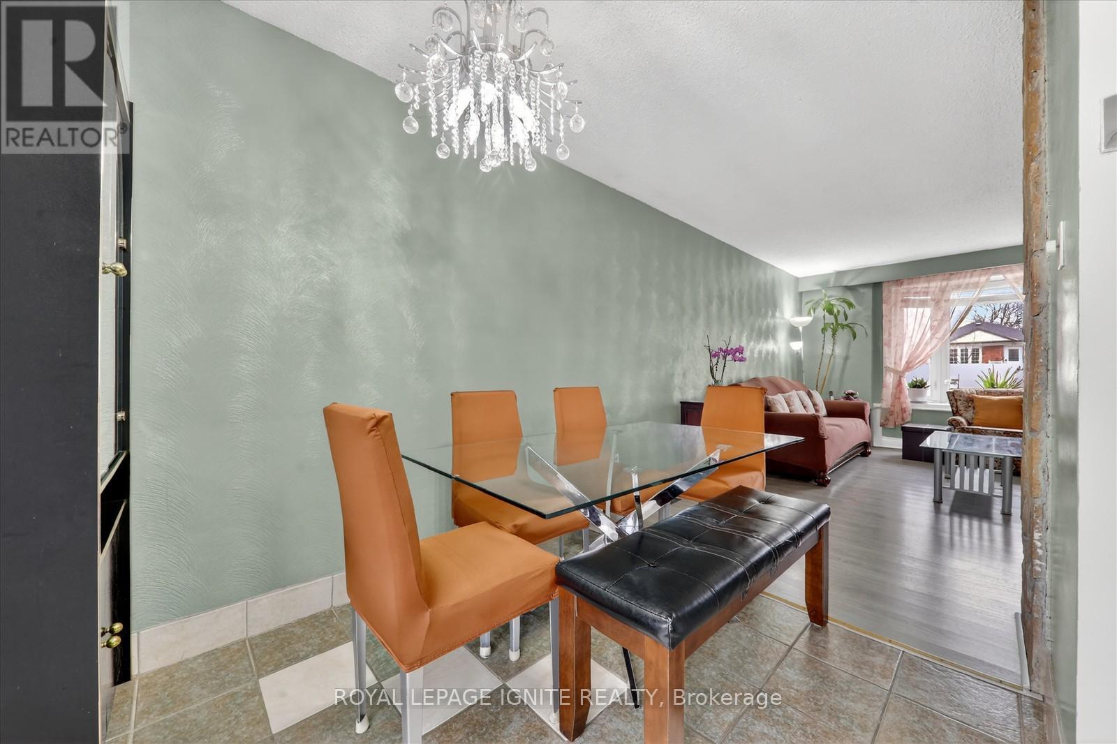 16 Vankirk Road, Toronto, Ontario  M1P 1M7 - Photo 11 - E12911878