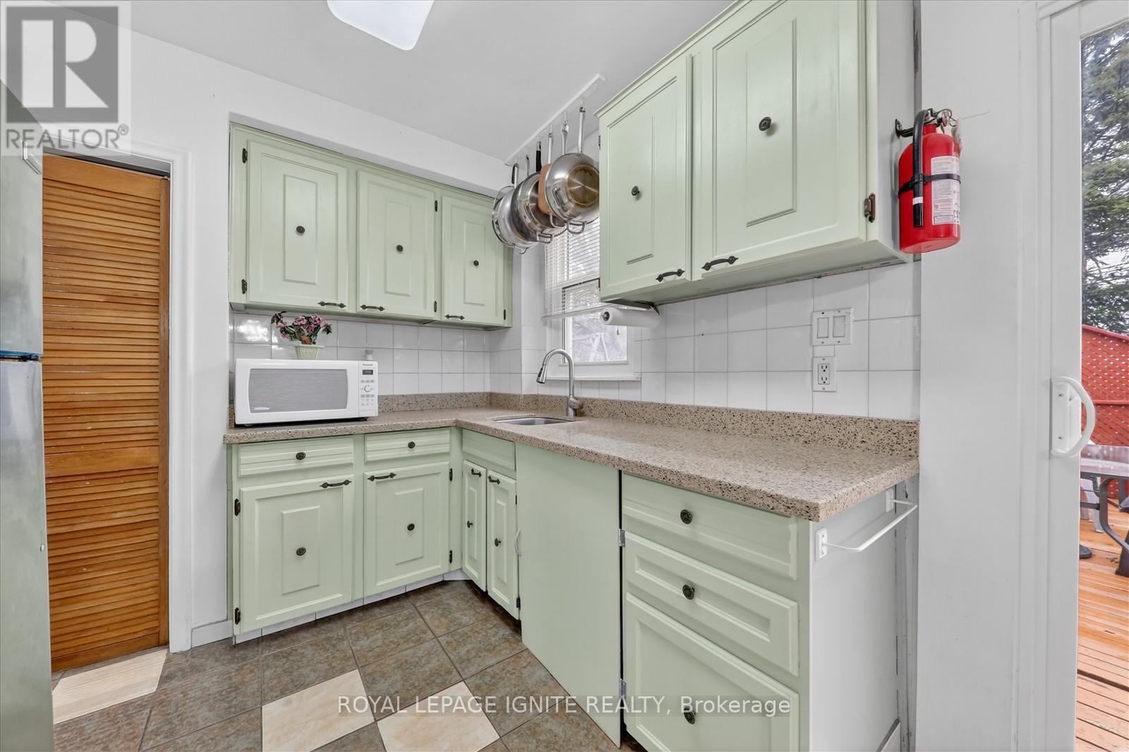 16 Vankirk Road, Toronto, Ontario  M1P 1M7 - Photo 13 - E12911878