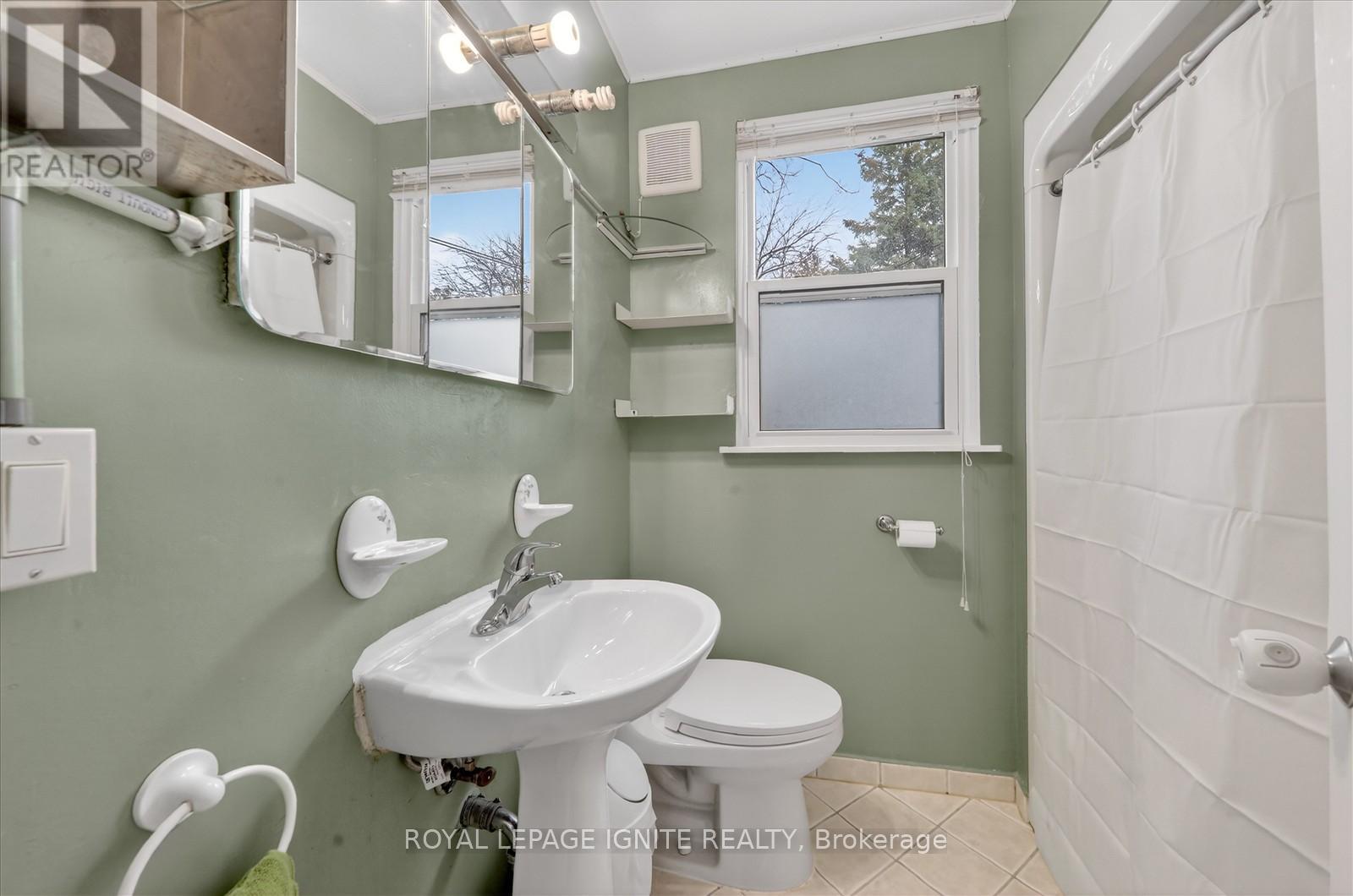 16 Vankirk Road, Toronto, Ontario  M1P 1M7 - Photo 22 - E12911878