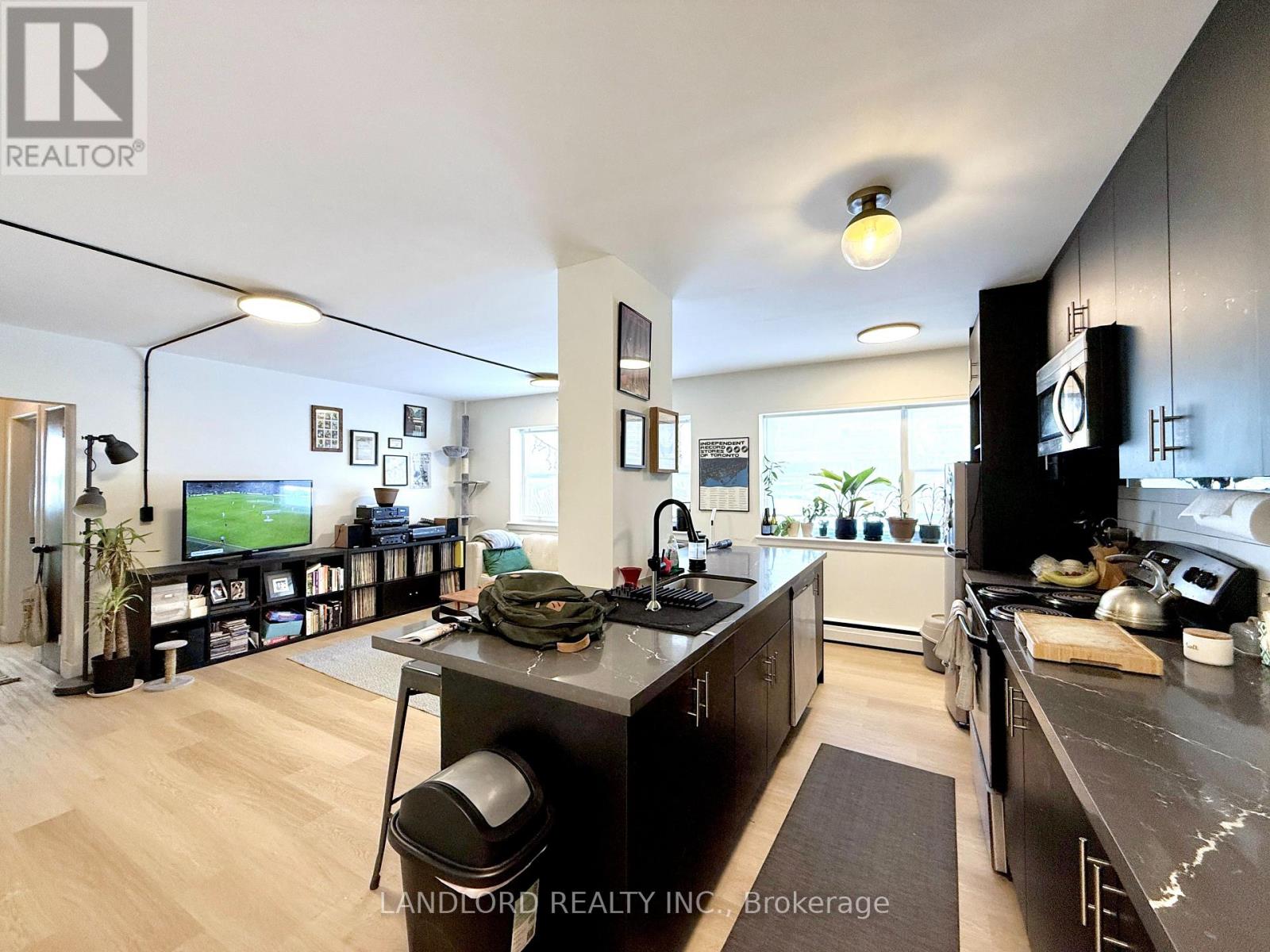 102 - 111 Craydon Road, Whitby, Ontario  L1N 2B5 - Photo 3 - E12911884