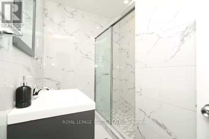 2 Waringstown Drive, Toronto (Wexford-Maryvale), Ontario  M1R 4H1 - Photo 17 - E12911886