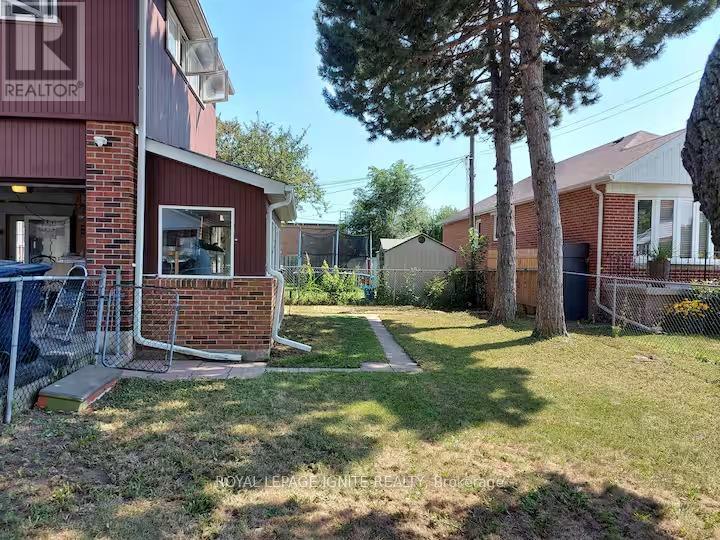 2 Waringstown Drive, Toronto (Wexford-Maryvale), Ontario  M1R 4H1 - Photo 3 - E12911886