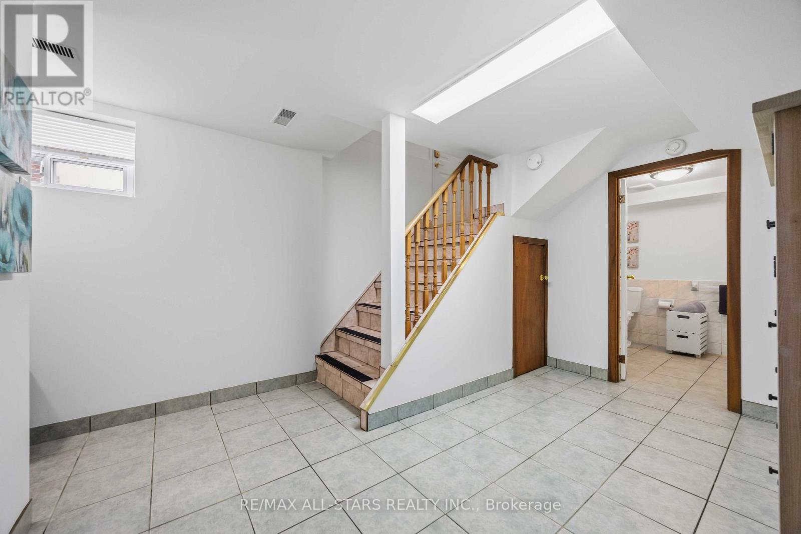 28 Hubert Avenue, Toronto, Ontario  M1K 1Z8 - Photo 13 - E12911926