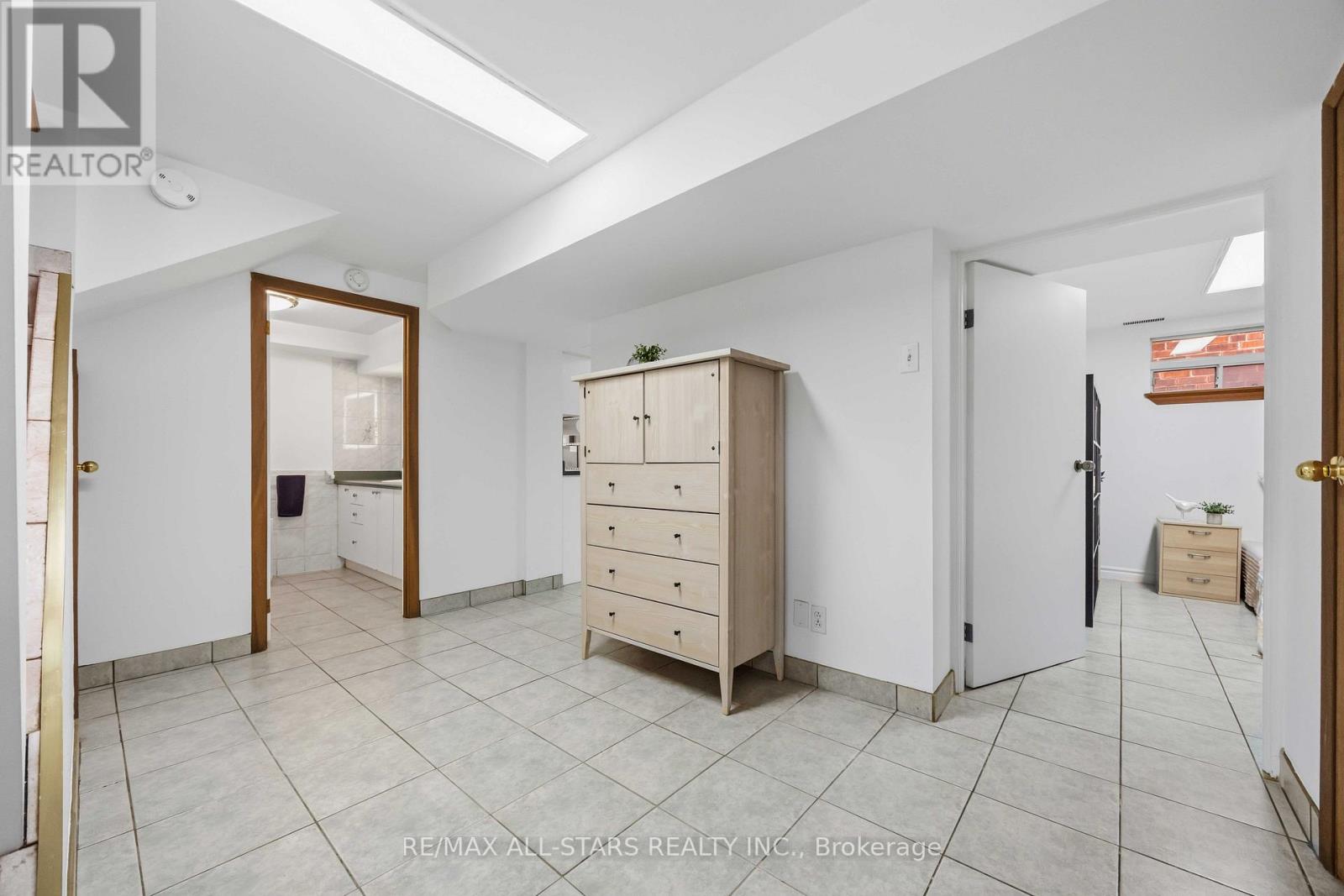 28 Hubert Avenue, Toronto, Ontario  M1K 1Z8 - Photo 14 - E12911926