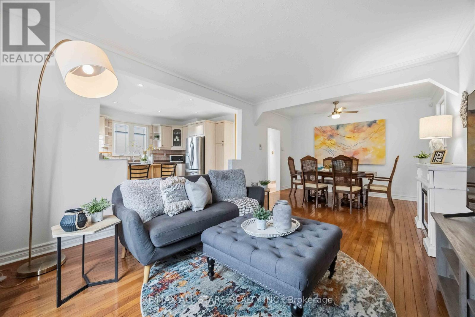 28 Hubert Avenue, Toronto, Ontario  M1K 1Z8 - Photo 2 - E12911926