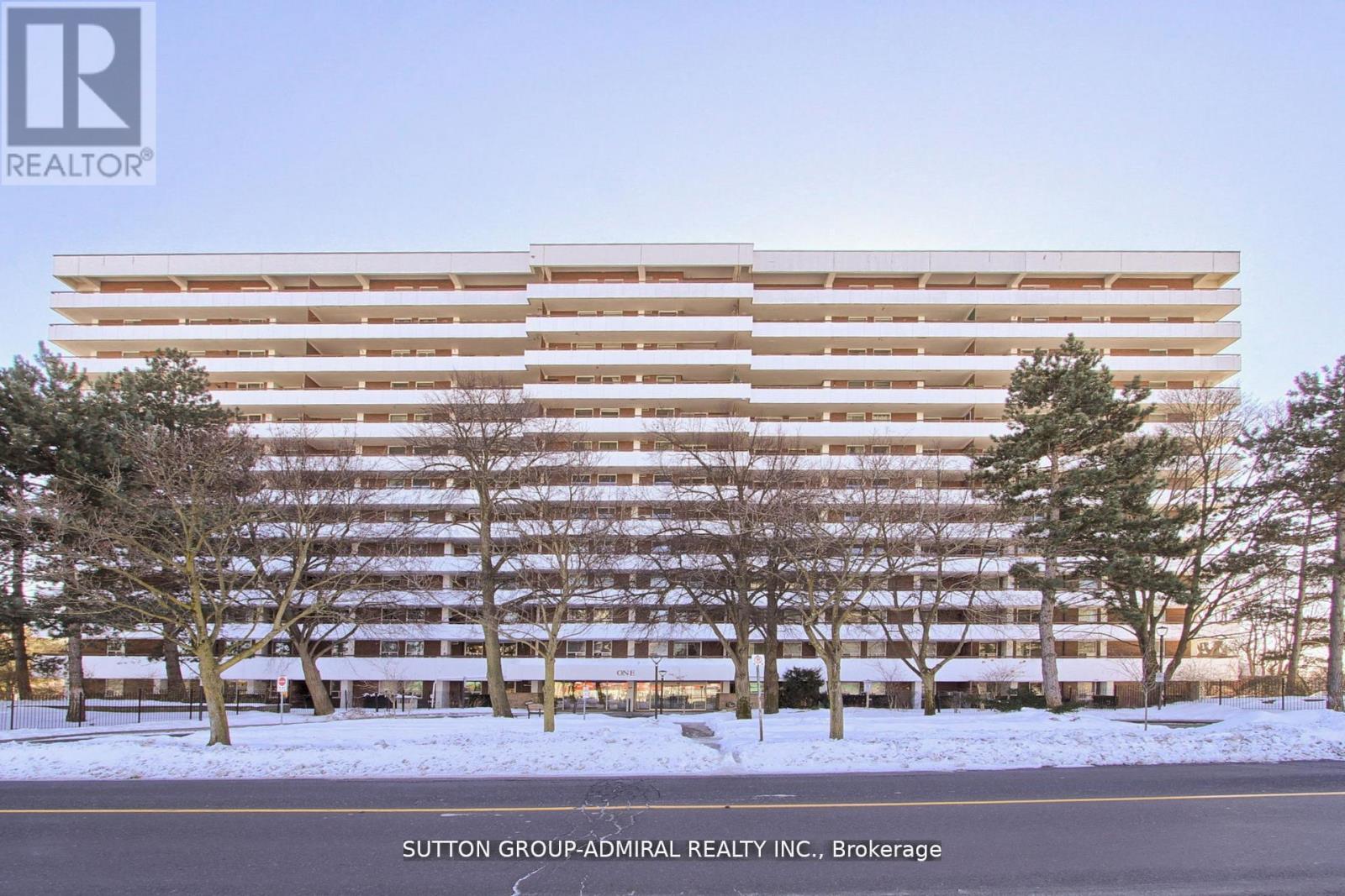 303 - 1 Royal Orchard Boulevard, Markham, Ontario  L3T 3C2 - Photo 2 - N12911770