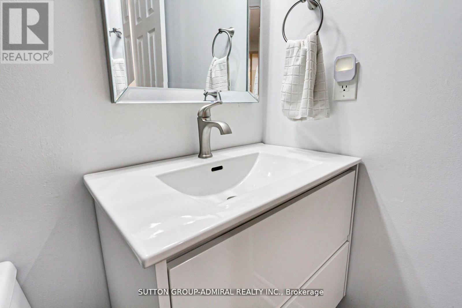 303 - 1 Royal Orchard Boulevard, Markham, Ontario  L3T 3C2 - Photo 32 - N12911770