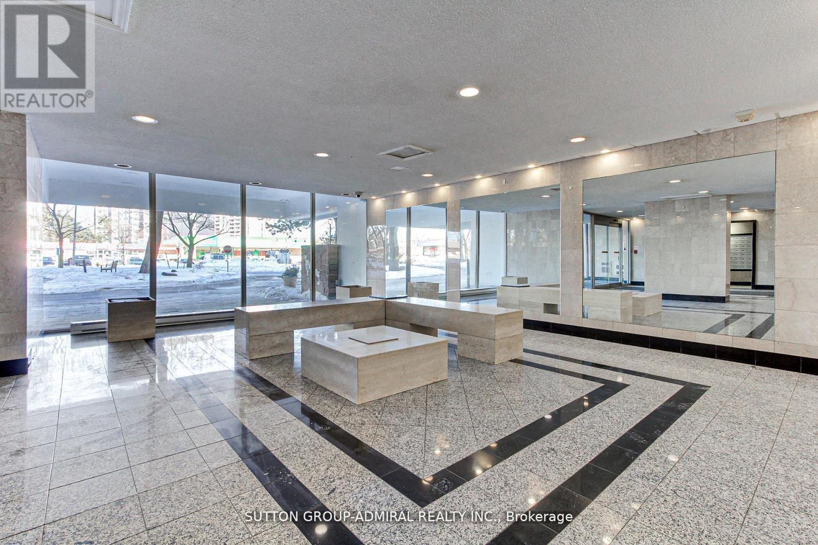 303 - 1 Royal Orchard Boulevard, Markham, Ontario  L3T 3C2 - Photo 5 - N12911770