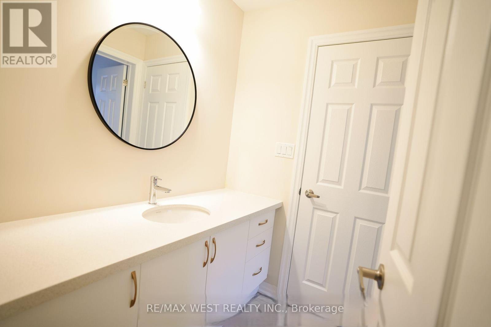 7 Stennett Drive, Georgina, Ontario  L4P 0J4 - Photo 18 - N12911782