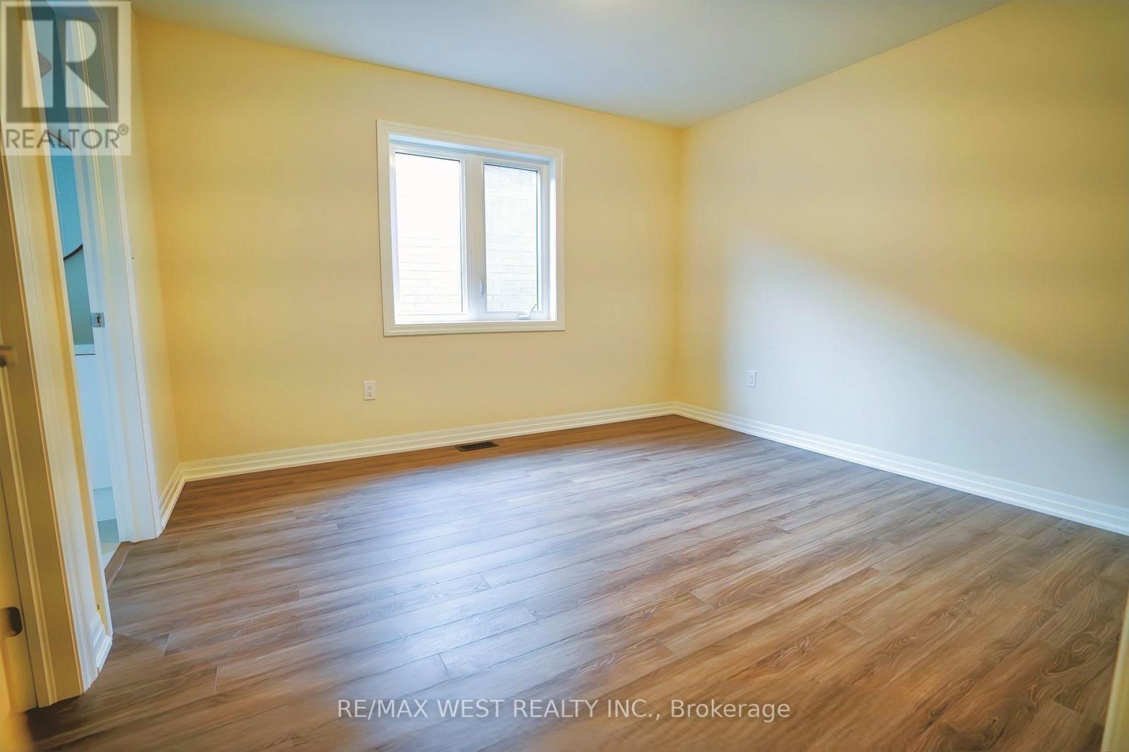 7 Stennett Drive, Georgina, Ontario  L4P 0J4 - Photo 21 - N12911782