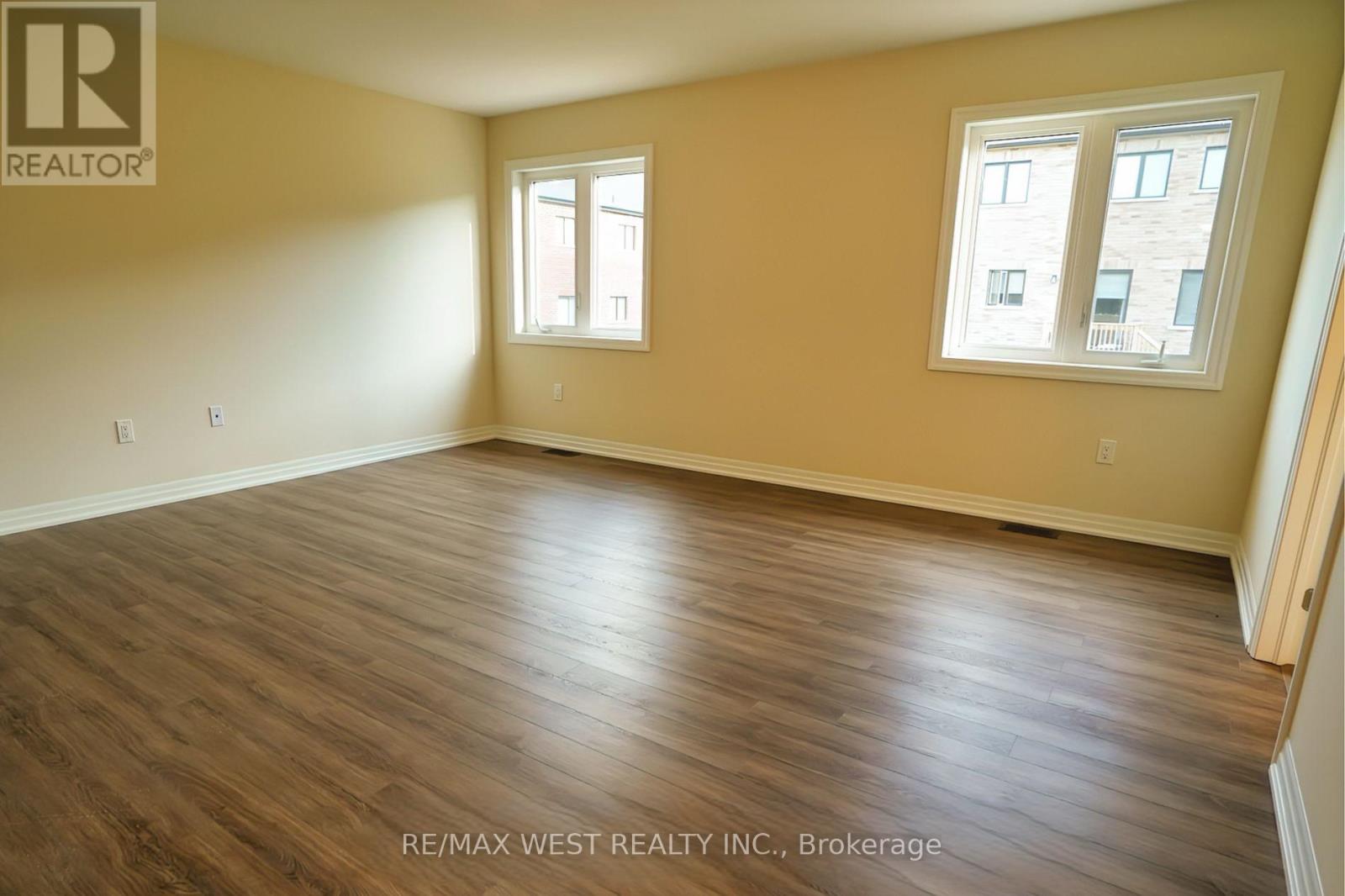 7 Stennett Drive, Georgina, Ontario  L4P 0J4 - Photo 25 - N12911782