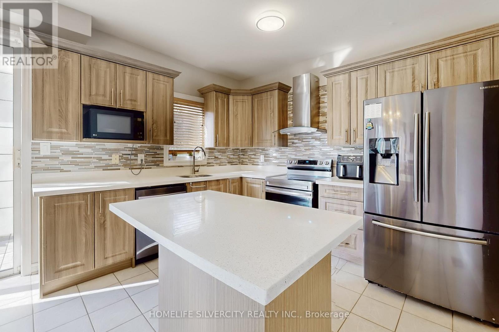 6 Rouge Fairway Street, Markham, Ontario  L3S 4H5 - Photo 11 - N12911824