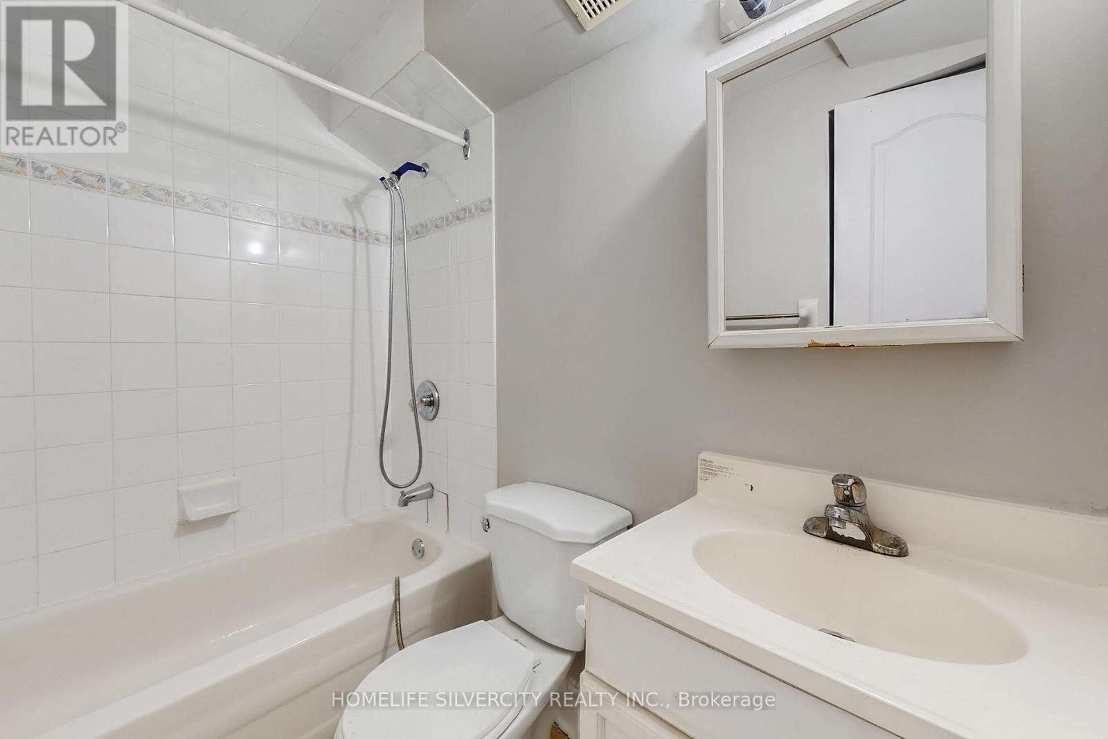 6 Rouge Fairway Street, Markham, Ontario  L3S 4H5 - Photo 47 - N12911824