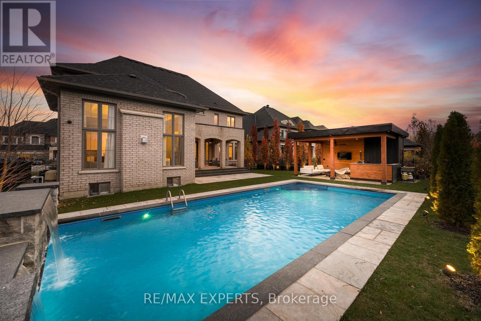 32 James Stokes Court, King, Ontario  L7B 1L6 - Photo 2 - N12911848