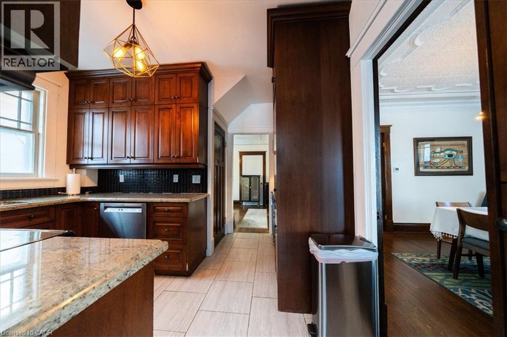 184 Weber Street E, Kitchener, Ontario  N2H 1E4 - Photo 3 - 40813081