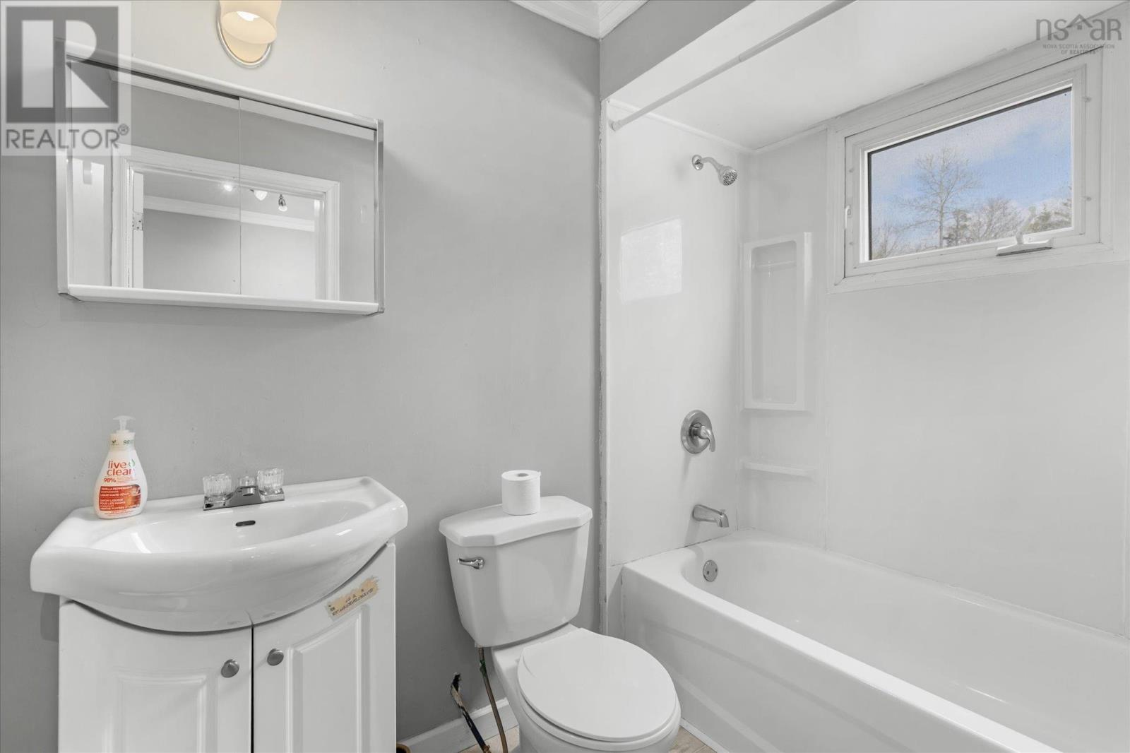 34 Ohio Road, Shelburne, Nova Scotia  B0T 1W0 - Photo 39 - 202605193