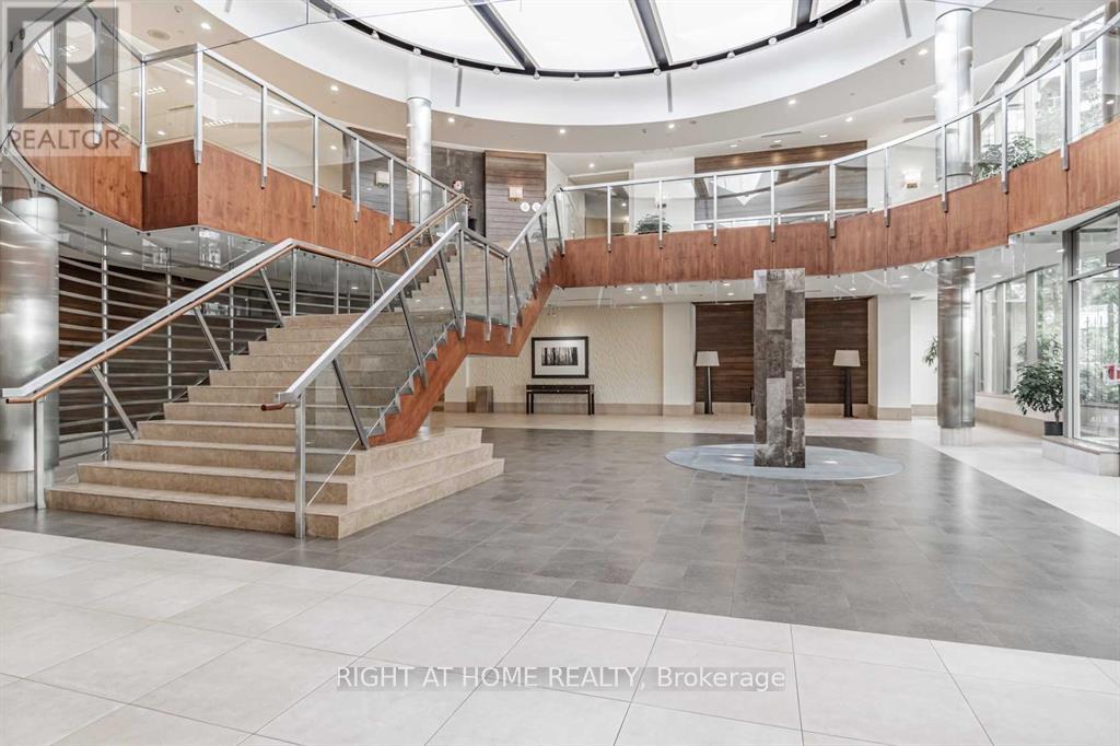 1913 - 3880 Duke Of York Boulevard, Mississauga, Ontario  L5B 4M7 - Photo 12 - W12911772