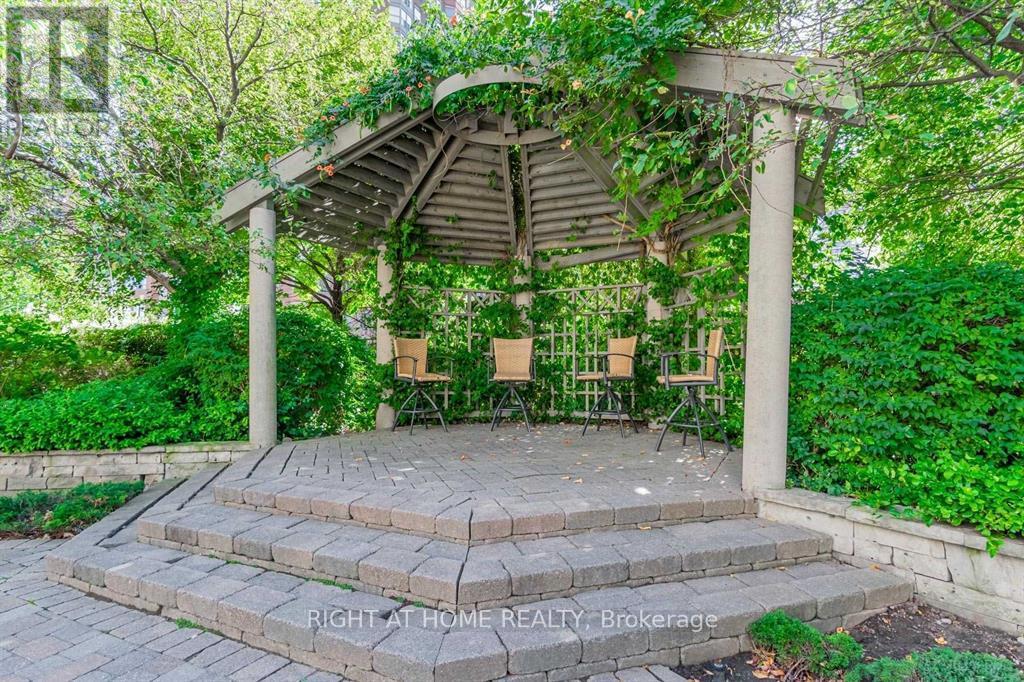 1913 - 3880 Duke Of York Boulevard, Mississauga, Ontario  L5B 4M7 - Photo 18 - W12911772