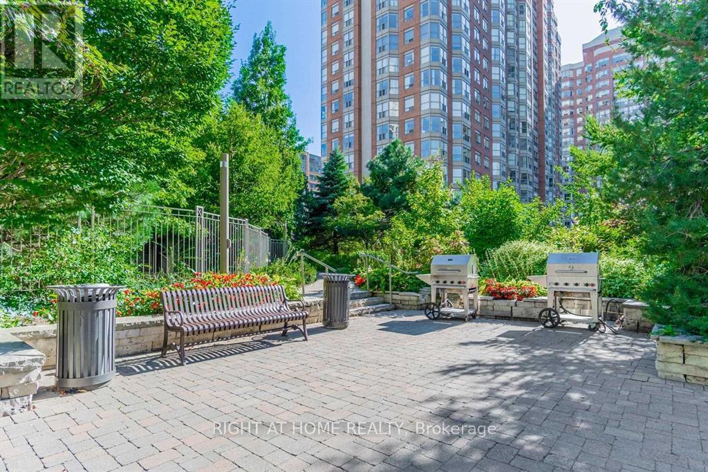 1913 - 3880 Duke Of York Boulevard, Mississauga, Ontario  L5B 4M7 - Photo 20 - W12911772