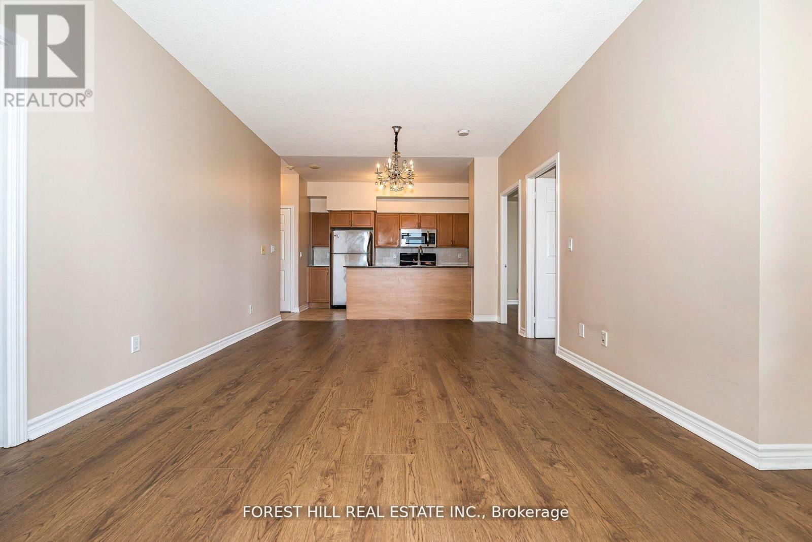 1610 - 388 Prince Of Wales Drive, Mississauga, Ontario  L5B 0A1 - Photo 4 - W12911786