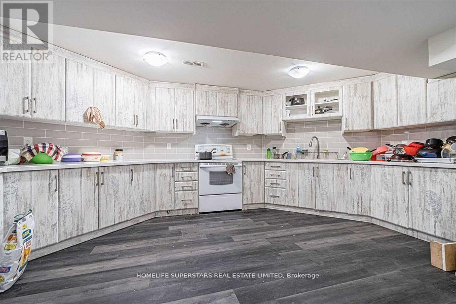 LOWER LEVEL ( LEGAL APT.) - 75 PARKSIDE DRIVE, Brampton, Ontario