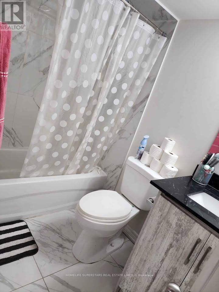 Lower Level ( Legal Apt.) - 75 Parkside Drive, Brampton (Brampton South), Ontario  L6Y 3A2 - Photo 5 - W12911958