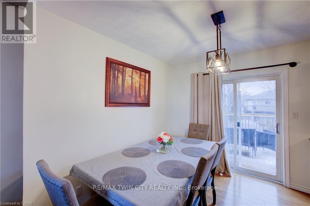 647 Kennard Crescent, Kincardine, Ontario  N2Z 1T4 - Photo 11 - X12911820