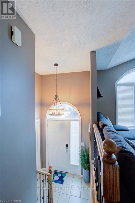 647 Kennard Crescent, Kincardine, Ontario  N2Z 1T4 - Photo 22 - X12911820