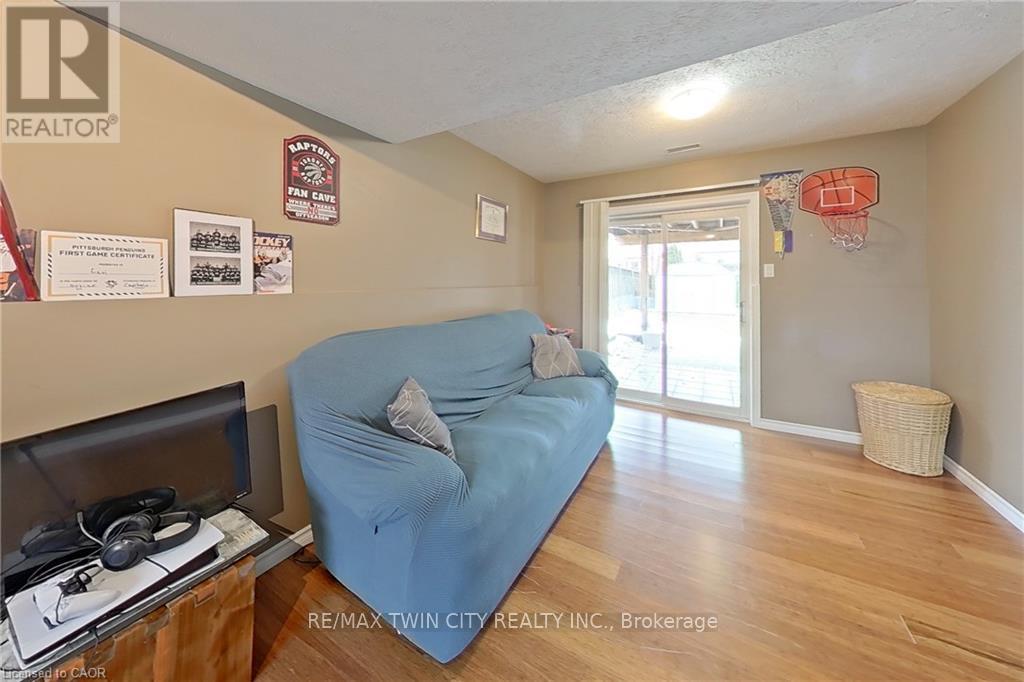 647 Kennard Crescent, Kincardine, Ontario  N2Z 1T4 - Photo 25 - X12911820