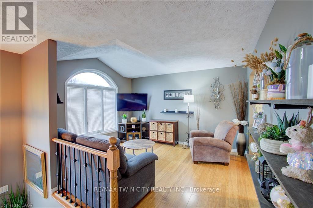 647 Kennard Crescent, Kincardine, Ontario  N2Z 1T4 - Photo 7 - X12911820