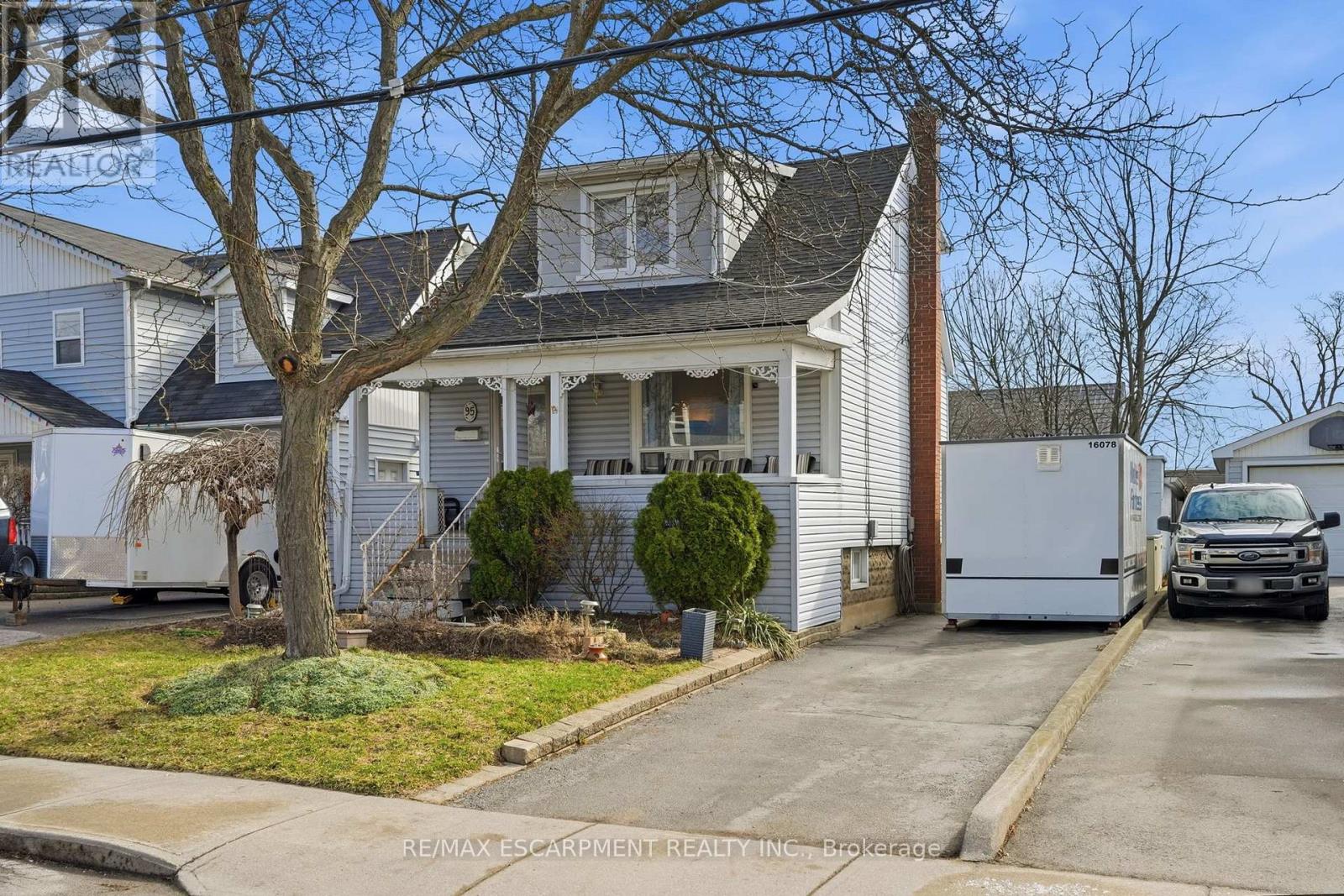 95 East 35th Street, Hamilton, Ontario  L8V 3X9 - Photo 2 - X12911822