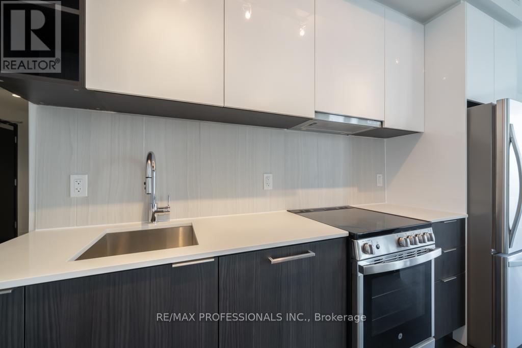 1518 - 31 Tippet Road, Toronto (Clanton Park), Ontario  M3H 0C8 - Photo 4 - C12909244