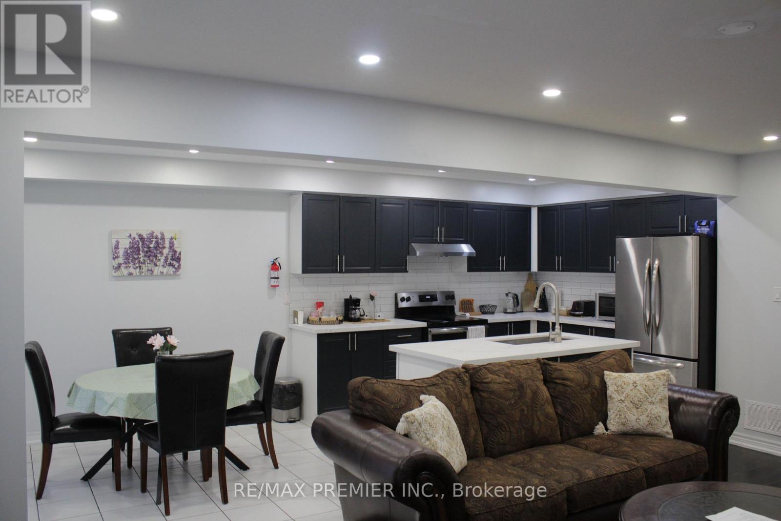 51 Mullholland Avenue, Cambridge, Ontario N3H 5L5 - Photo 12 - X12909950