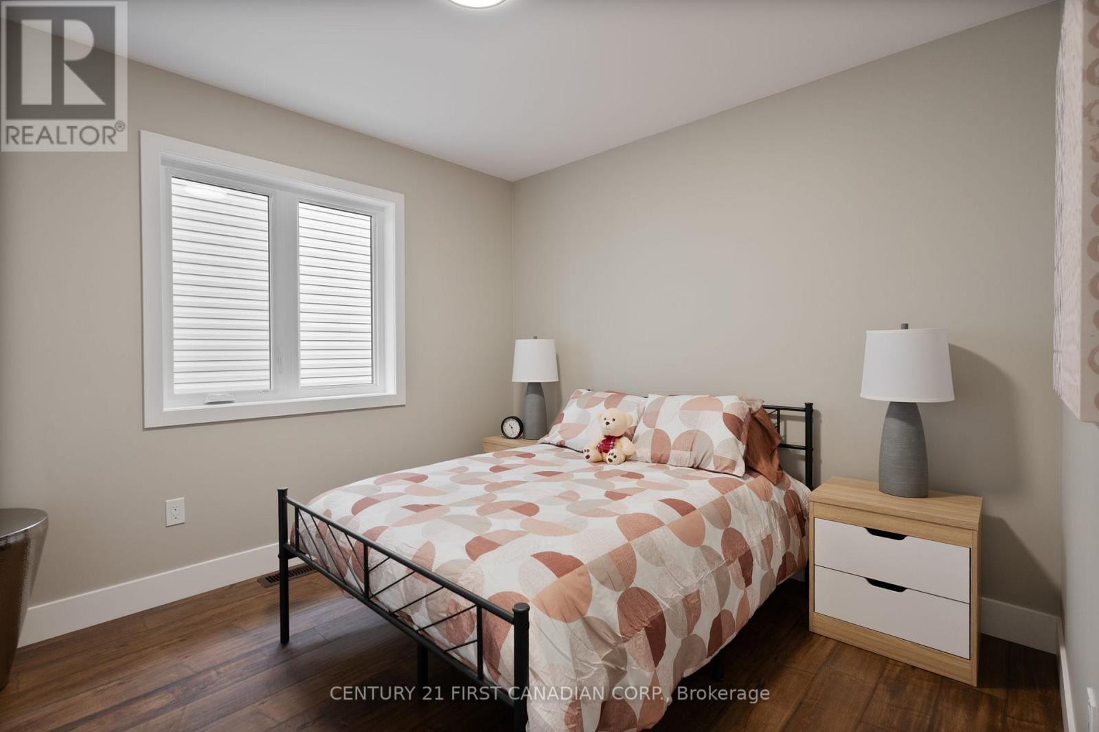 27 Sheldabren Street, North Middlesex, Ontario  N0M 1A0 - Photo 16 - X12863746