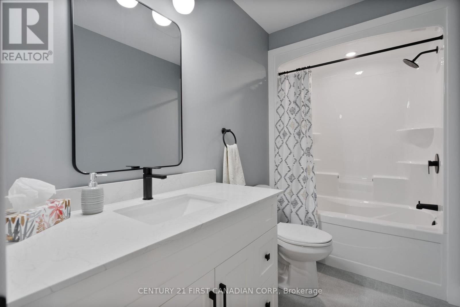 27 Sheldabren Street, North Middlesex, Ontario  N0M 1A0 - Photo 12 - X12863746