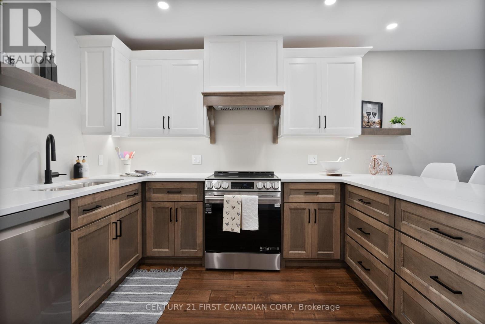 27 Sheldabren Street, North Middlesex, Ontario  N0M 1A0 - Photo 8 - X12863746