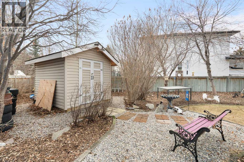 26 Bow Close, Cochrane, Alberta  T4C 1M9 - Photo 40 - A2289064